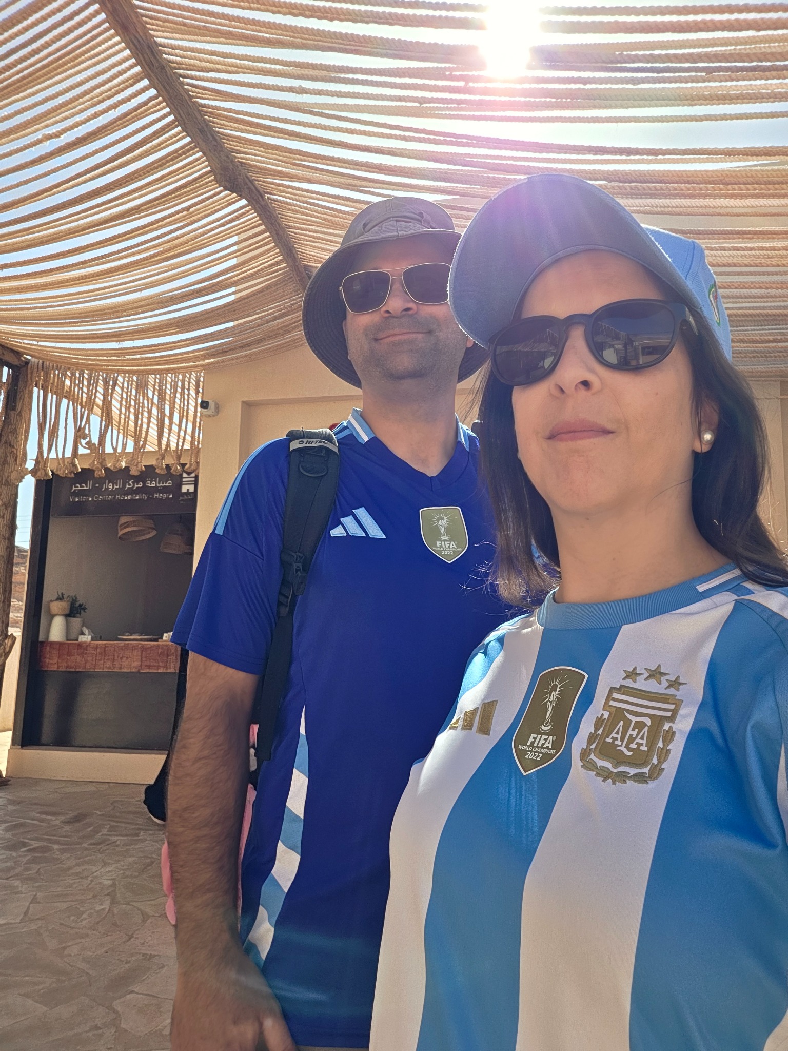 En el centro de visitantes de Hegra, antes de comenzar la excursión.