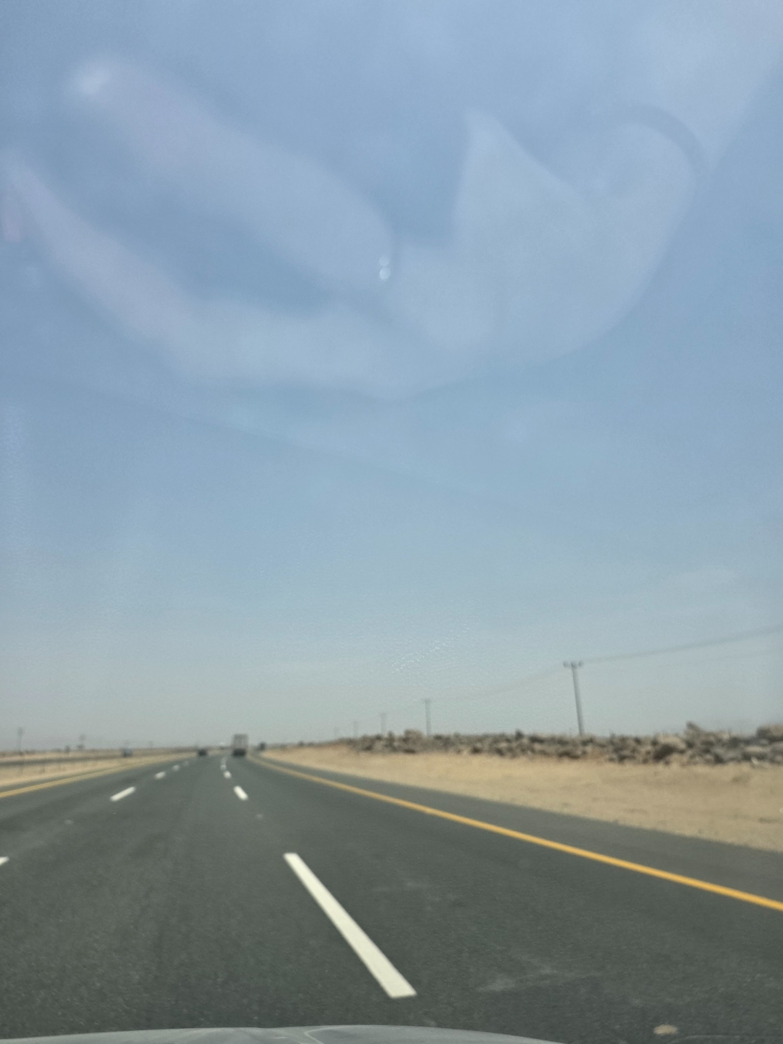 La ruta entre Yeda y Medina, atravesando largas extensiones áridas.