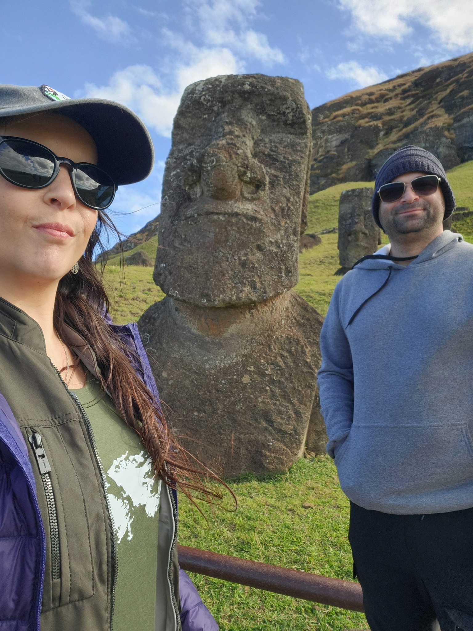 Dos argentinos en la isla más misteriosa del mundo