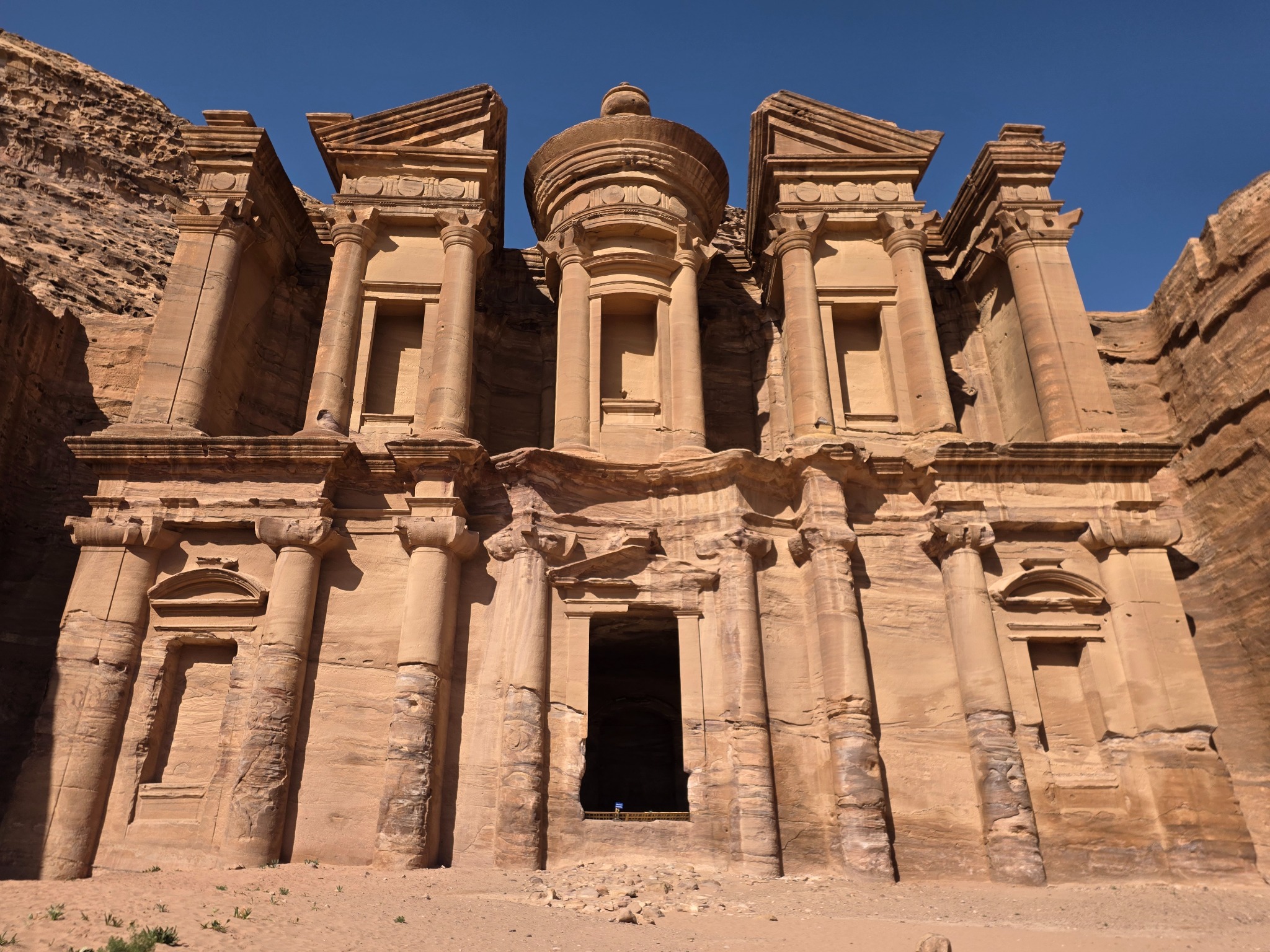 Ad Deir, el Monasterio: el objetivo de la subida más exigente de Petra.]