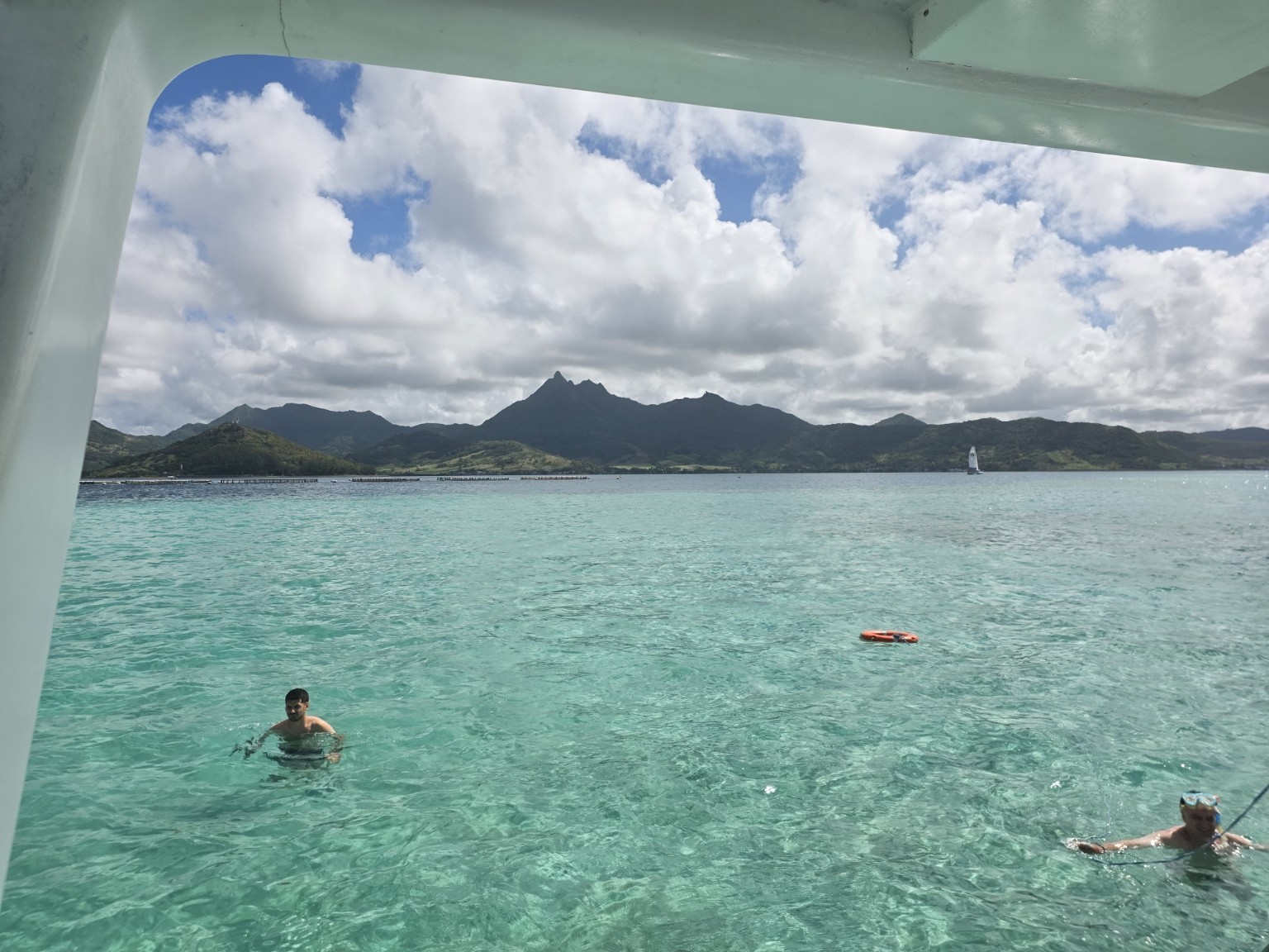 La laguna turquesa durante la salida a Île aux Cerfs.