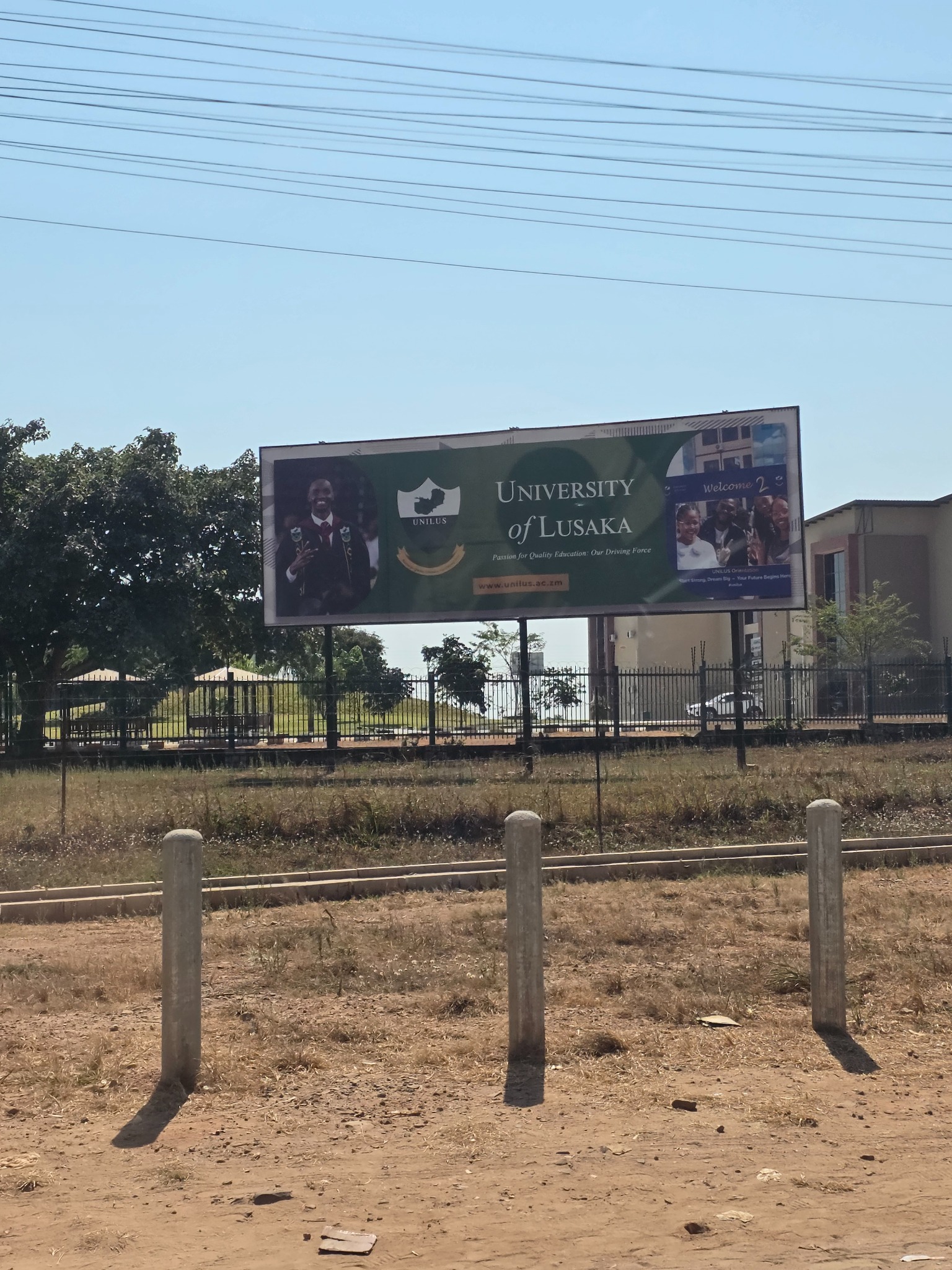 Durante nuestro recorrido por tierra hacia el este de Zambia.